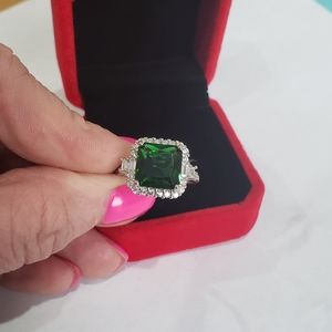 Elegant SIlver Green Zircon CZ Fashion ring